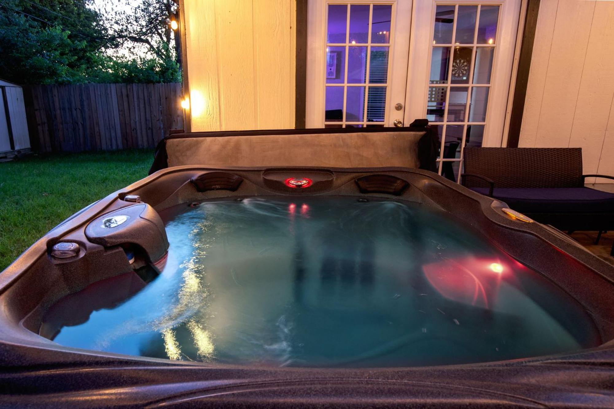 Cozy 3 Bedroom With Hot Tub 2 Min Away From Lackland ซานอันโตนิโอ ภายนอก รูปภาพ